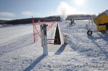 從硬件到解決方案：智能自助檢票閘機如何驅動滑雪場實現全流程數字化管理？