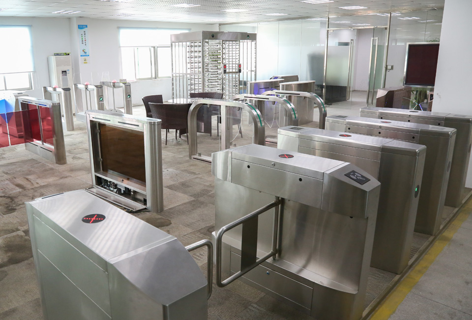 影響通道閘機(jī)系統(tǒng)安全性的因素及解決方法