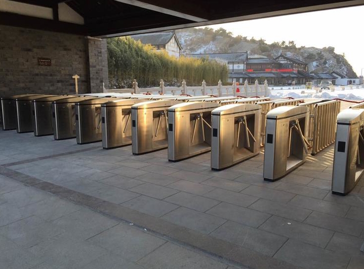 閘機廠家對電子票務三輥閘系統功能的解析