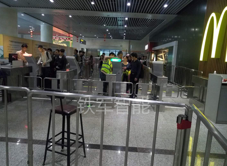 廣州南汽車站-汽車站擺閘閘機工程項目