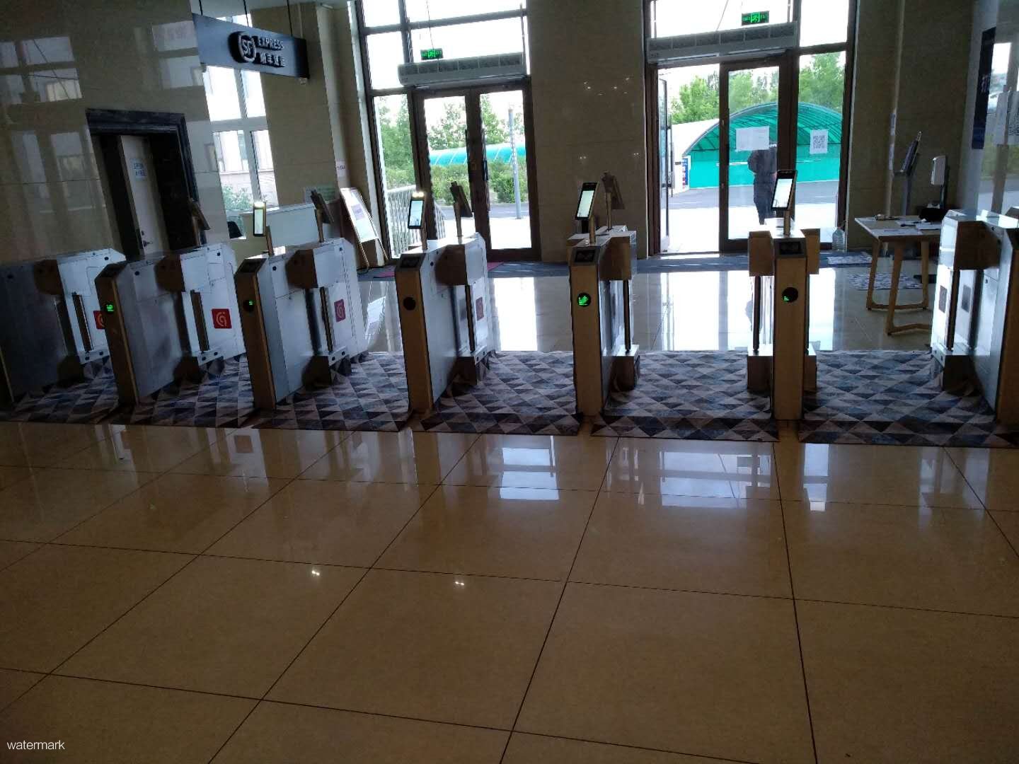 齊齊哈爾市高新智谷大廈測(cè)溫人臉識(shí)別+擺閘案例