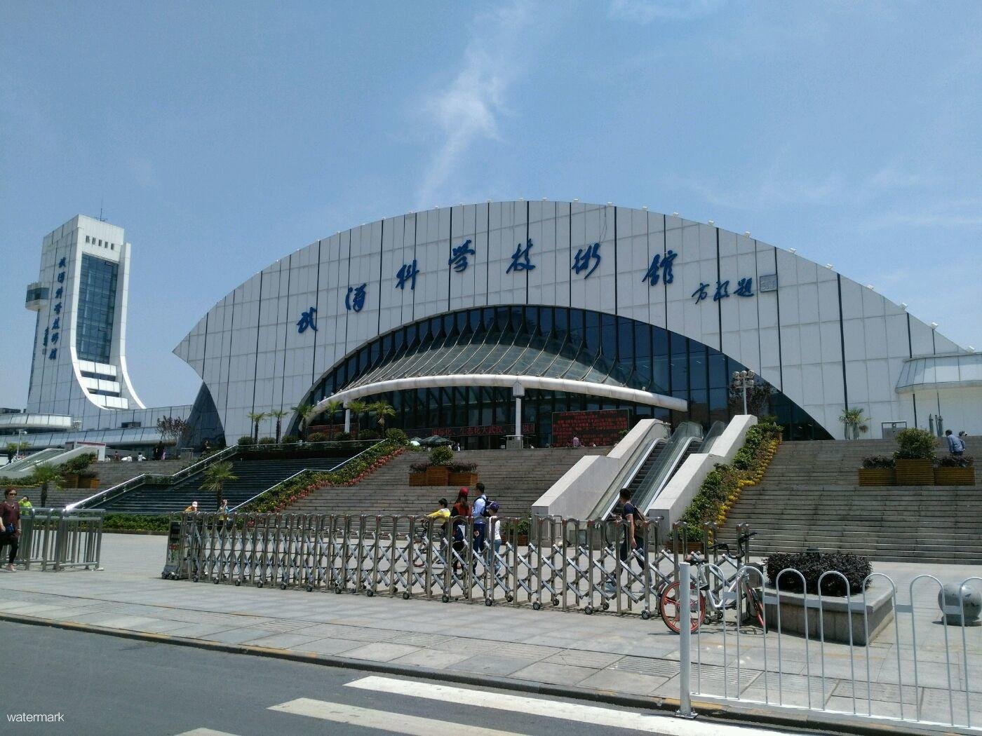 武漢科學技術館——豪華檢票翼閘+健康碼工程