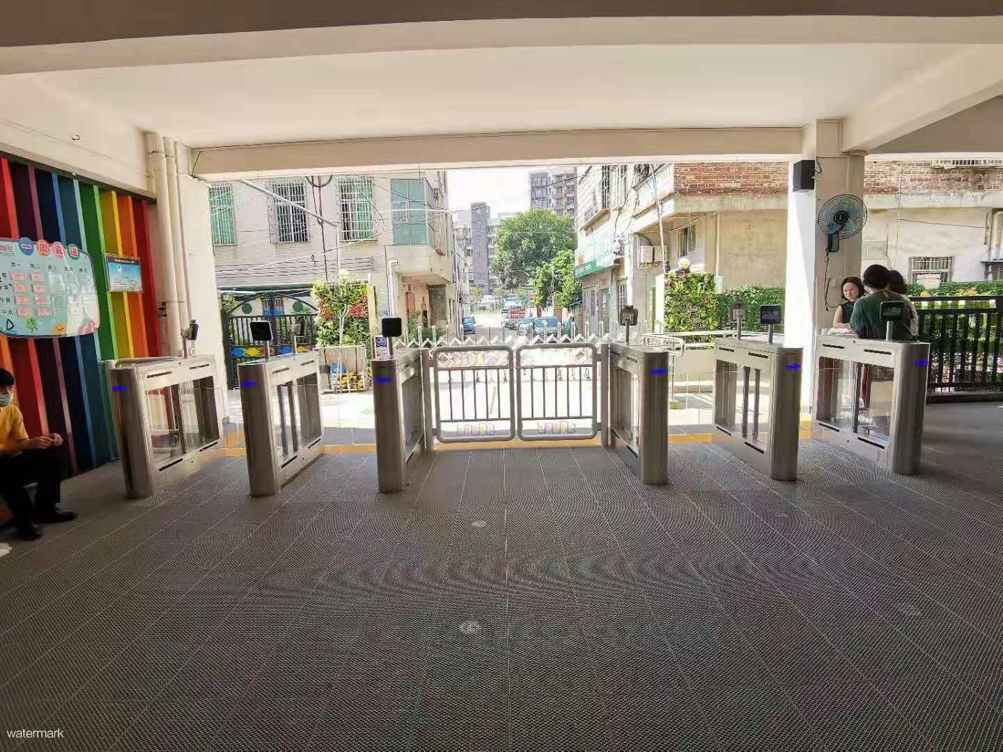 校園人臉識別閘機系統組成和功能分析