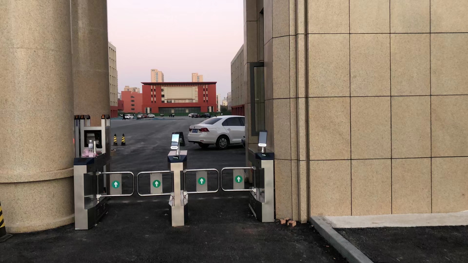 1667284687451456.jpg 1667284687451456.jpg