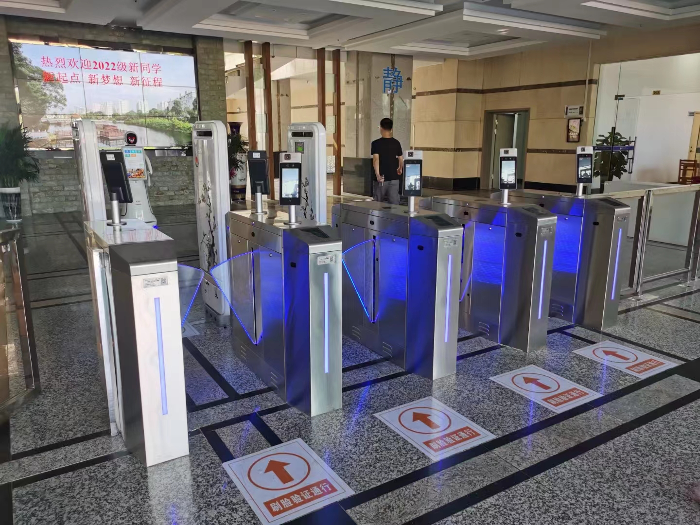 測溫+健康碼智能防疫門禁閘機深受歡迎