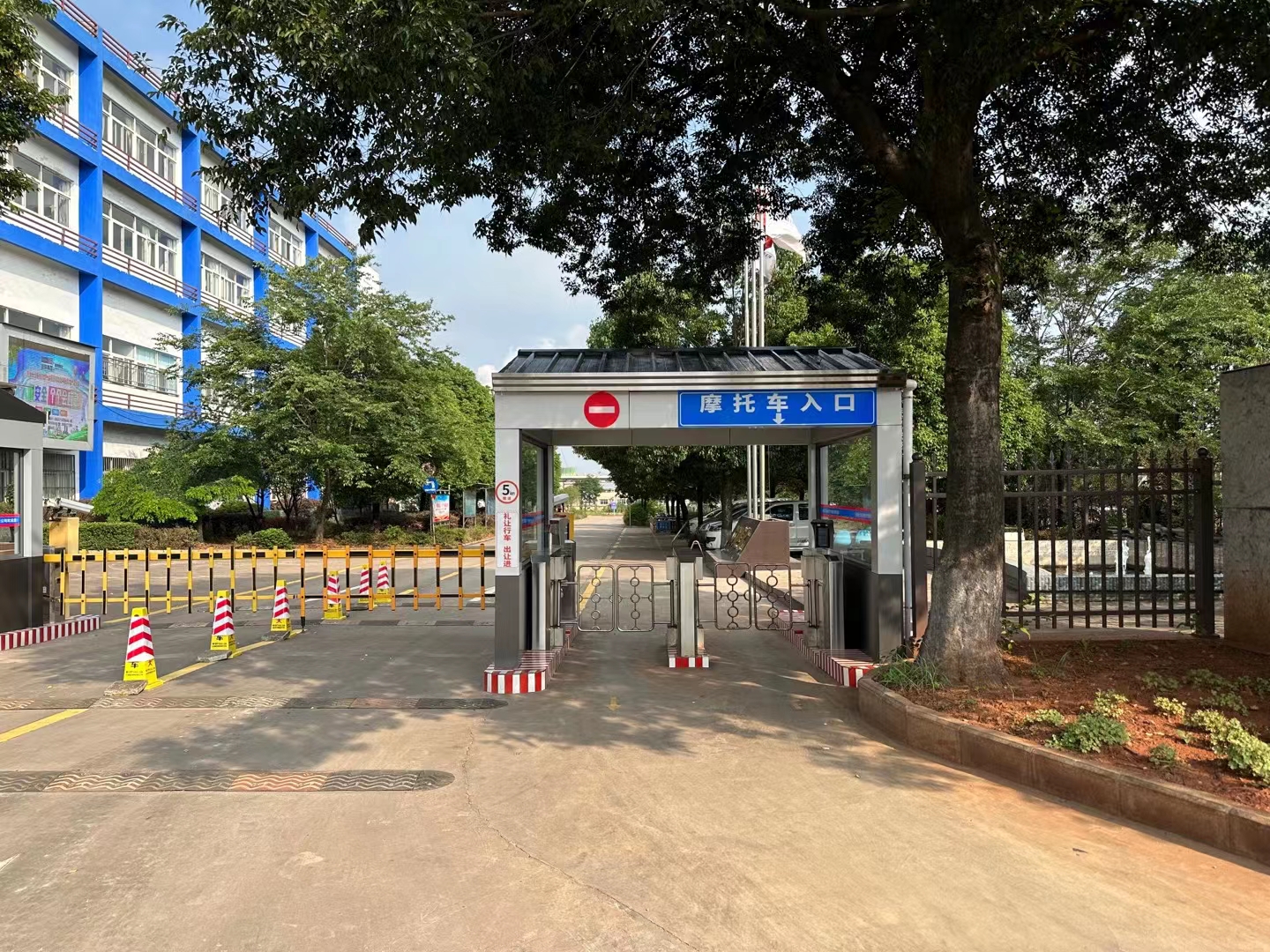 1688003086144757.jpg 1688003086144757.jpg