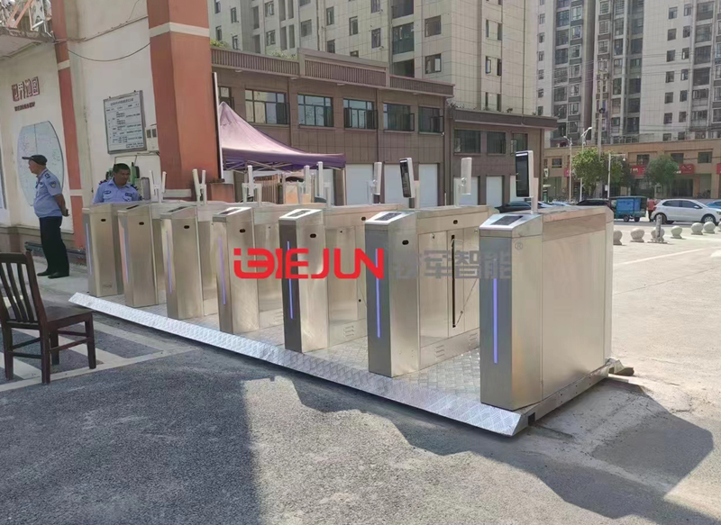 學校安裝可移動人臉識別翼閘的解決方案