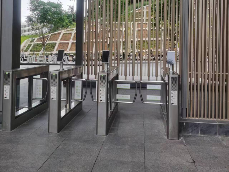 人臉識別技術在人行通道閘機中的應用與前景