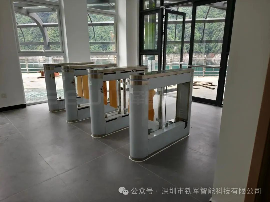 1761286877877439.jpg 4.jpg