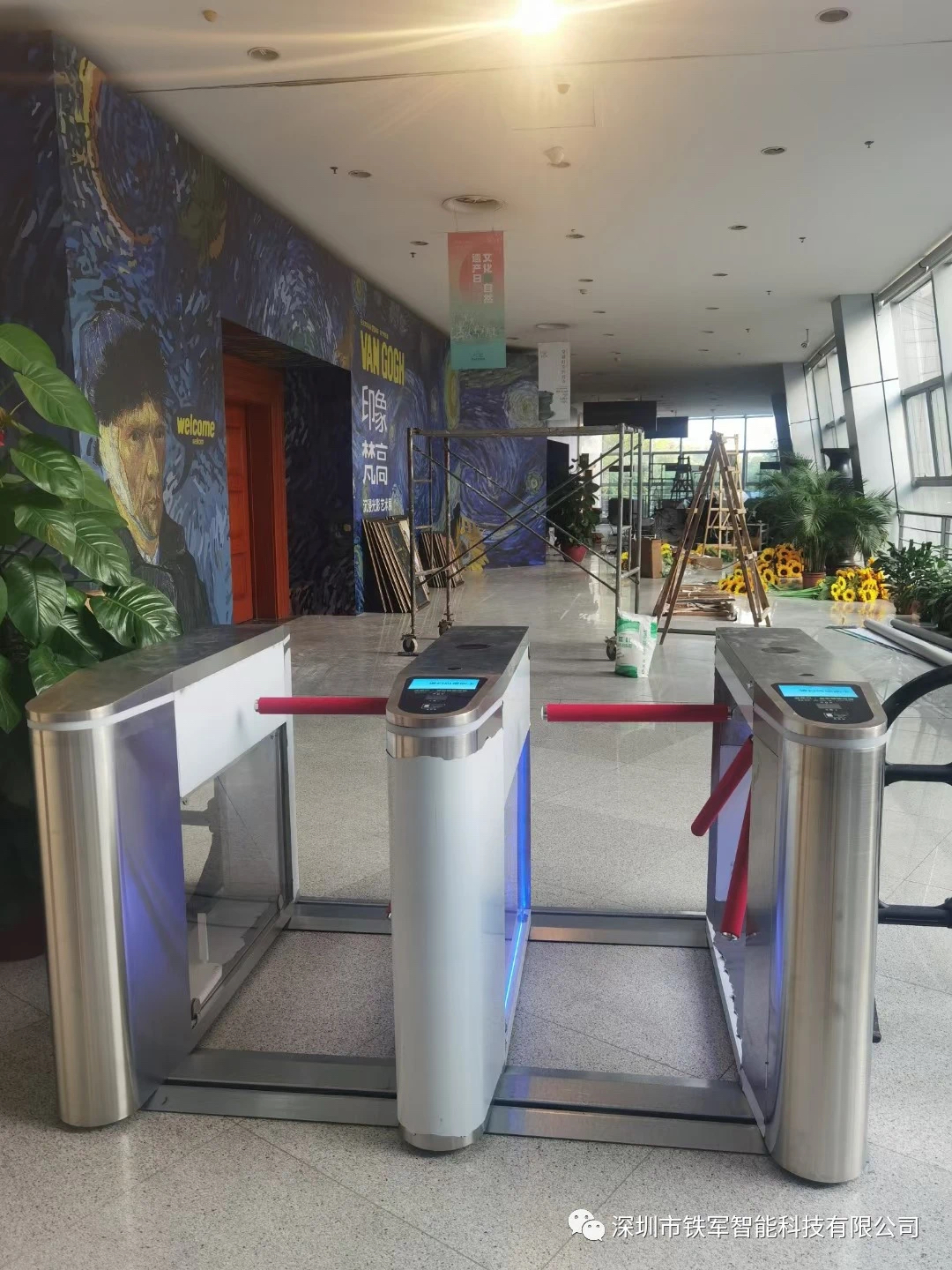 人臉識別門禁閘機有效提升宿舍安全性