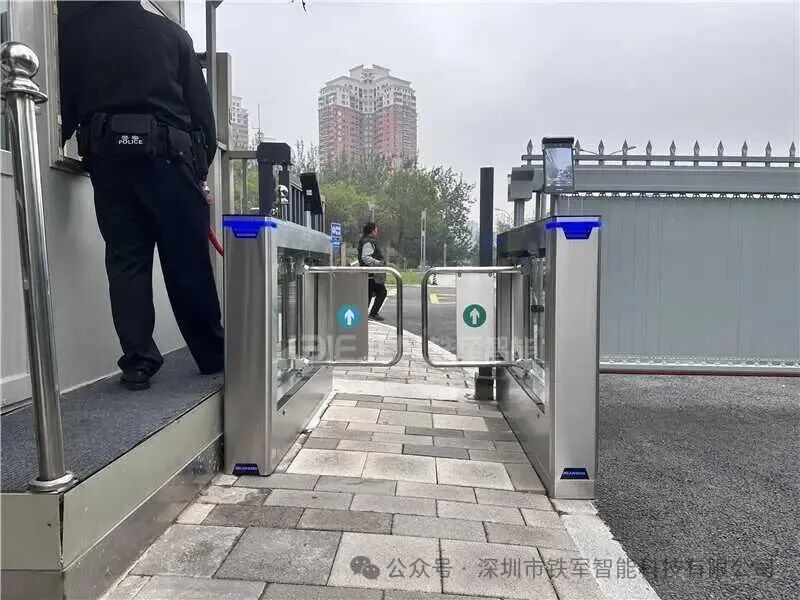 小區(qū)安全建設離不開智能人臉識別門禁閘機